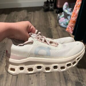 OnCloud “On” Women’s Cloudmonster Sneaker - Size 7